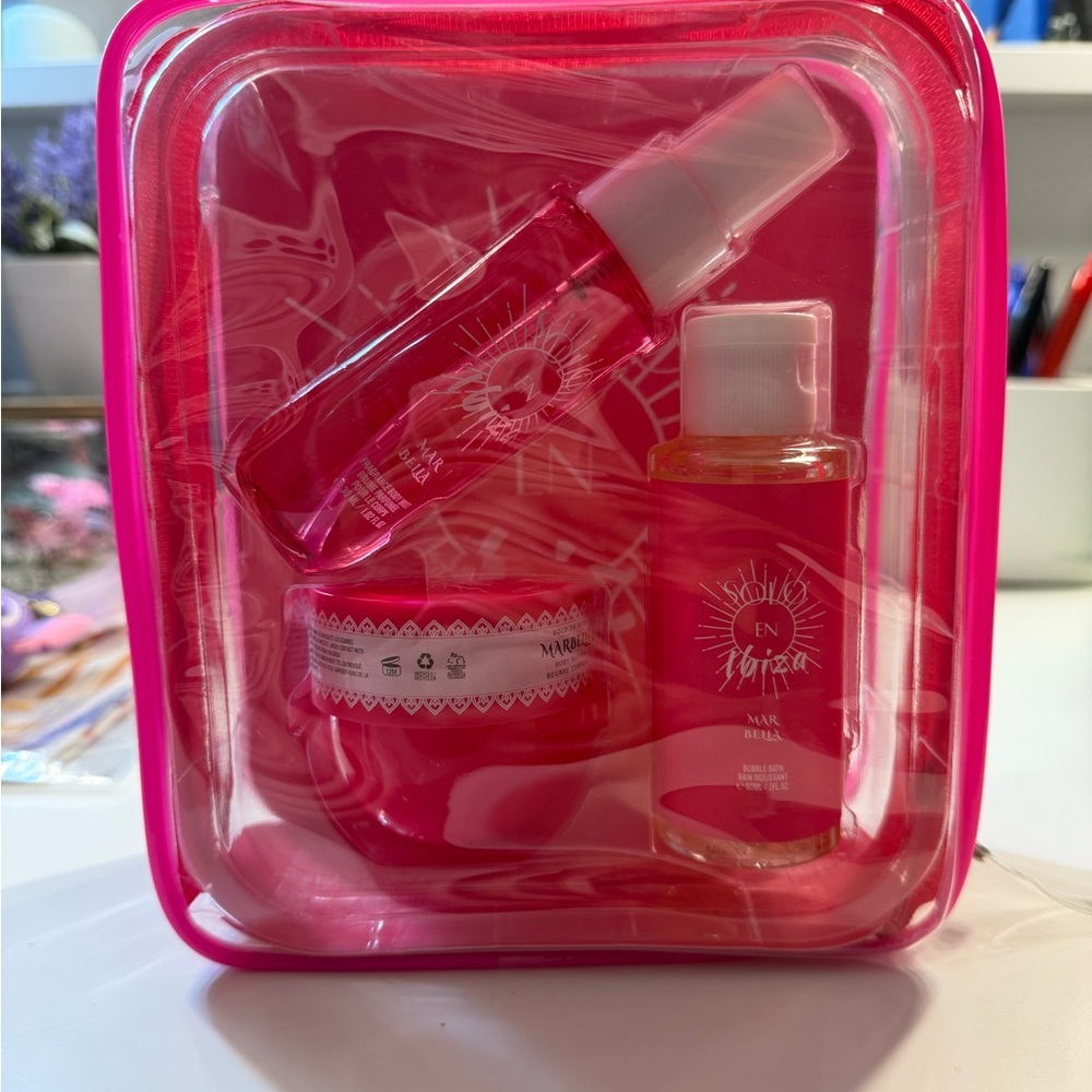 Solo En Ibiza Pink Skincare Set - Picture 2 of 4